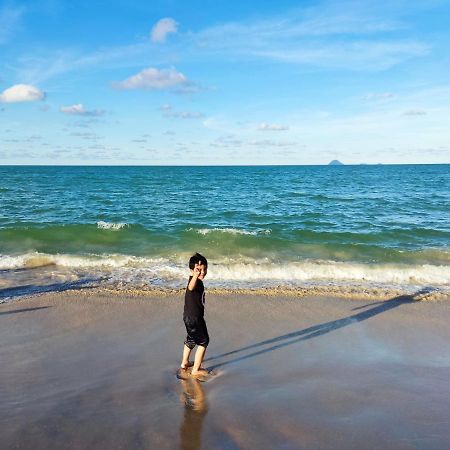 Ayuni Homestay Kuala Besut Terengganu 외부 사진
