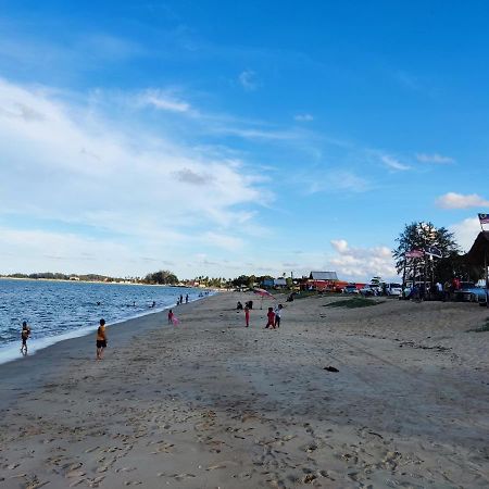 Ayuni Homestay Kuala Besut Terengganu 외부 사진